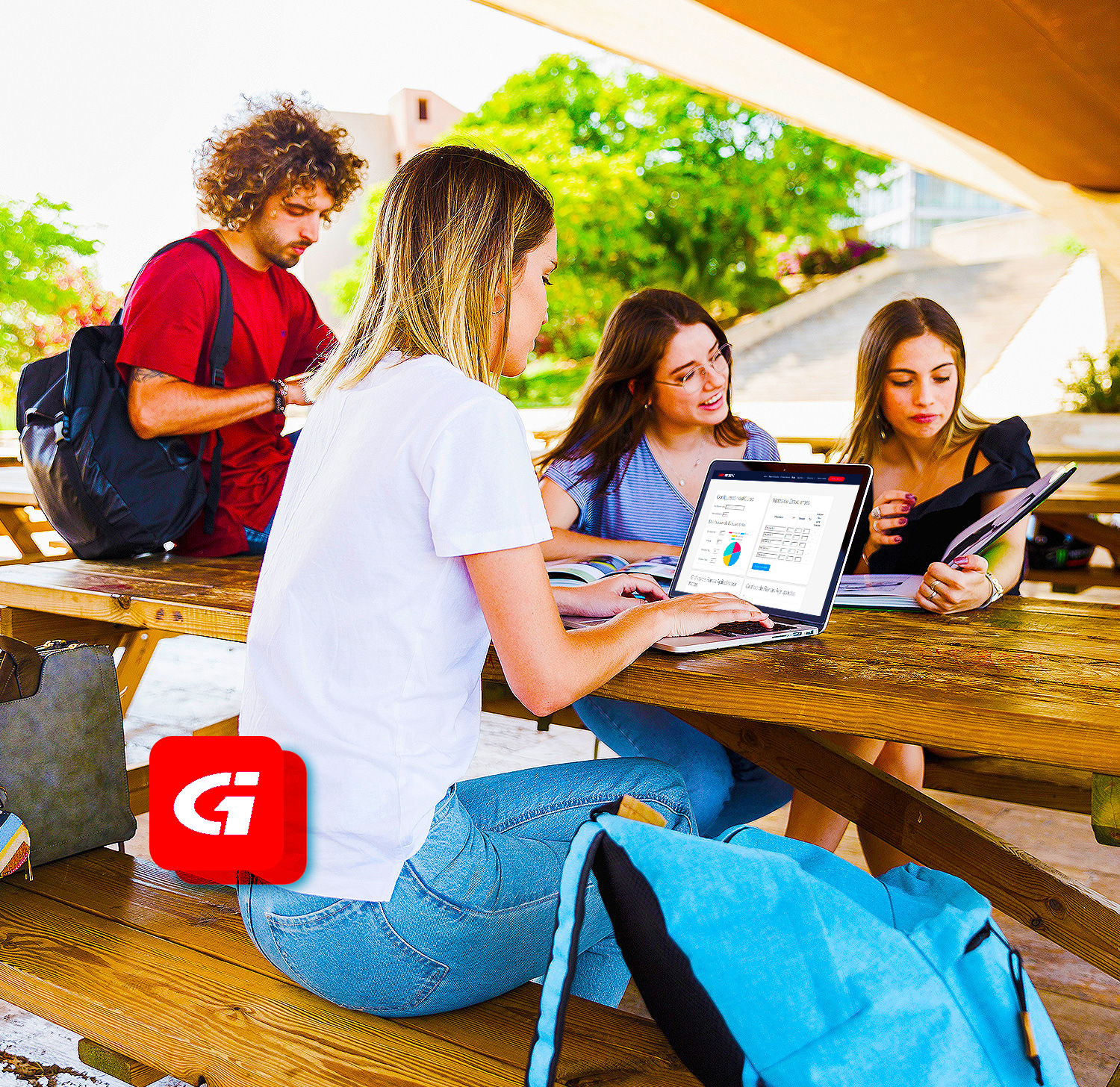 La universidad es una etapa en la que los estudiantes no solo enfrentan la presión de las evaluaciones constantes, sino que también deben equilibrar el tiempo entre clases, estudios, trabajos, pasantías y vida social. En medio de este ajetreo, es fácil perder de vista el rendimiento académico, lo que puede llevar a una acumulación de estrés y ansiedad. La necesidad de herramientas que faciliten la gestión académica es evidente. Actualmente, los estudiantes a menudo utilizan hojas de cálculo o calculadoras manuales para tratar de averiguar cuánto necesitan en sus próximas evaluaciones. Aunque estos métodos pueden funcionar, no son los más eficientes ni los más precisos. ¿Cuánto me falta? ofrece una solución moderna, accesible y, lo más importante, personalizada para cada estudiante. Cálculo de Notas Necesarias: Una de las características más destacadas de la aplicación es su capacidad para calcular cuánto necesita un estudiante en su próximo examen o tarea para alcanzar una nota final específica. Simplemente ingresando las calificaciones obtenidas y los pesos correspondientes de cada evaluación, la aplicación proporciona una respuesta precisa. Simulaciones de Escenarios: La aplicación permite a los estudiantes simular diferentes escenarios académicos. ¿Qué pasa si obtienen un 80 en el examen final en lugar de un 90? ¿Cómo afectará eso su calificación final? Esta función de simulación les da a los estudiantes la oportunidad de planificar estratégicamente sus esfuerzos. Seguimiento del Rendimiento: Más allá del cálculo de notas, ¿Cuánto me falta? permite a los estudiantes llevar un registro de todas sus calificaciones a lo largo del semestre. Esto ayuda a identificar patrones, como asignaturas donde están teniendo más dificultades o aquellas en las que están sobresaliendo.